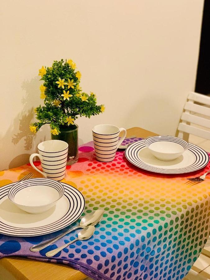 Female Only-Anaruby Backpackers- Metro Station Mashreq Hostel Dubai Exterior photo