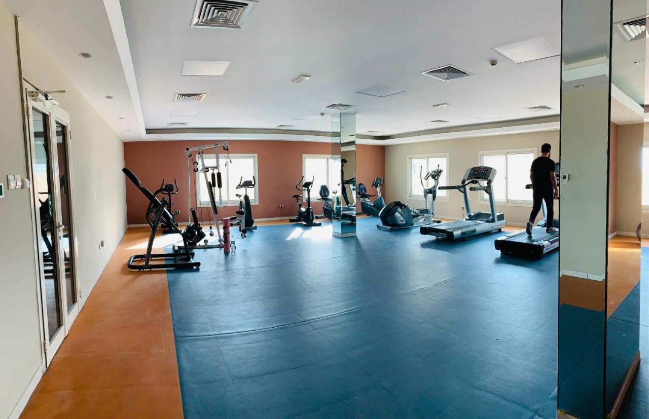 Female Only-Anaruby Backpackers- Metro Station Mashreq Hostel Dubai Exterior photo